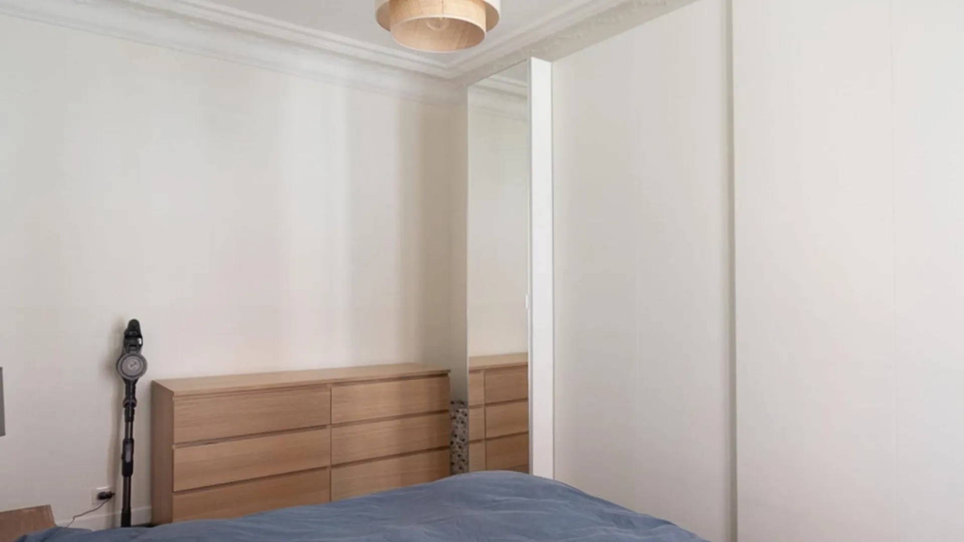 Charming Accommodation In Montmartre Paris