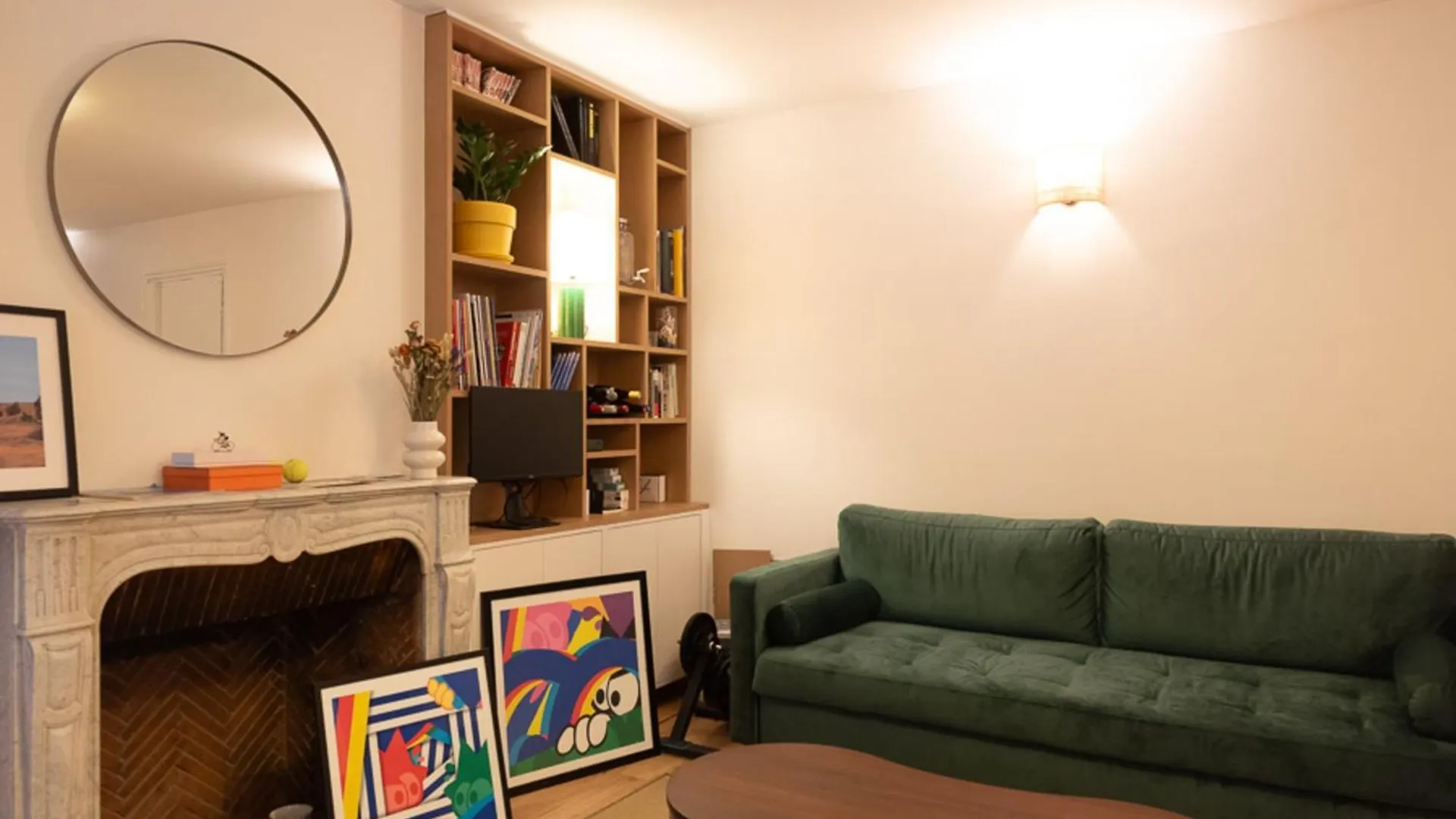 Charming Accommodation In Montmartre Paris France