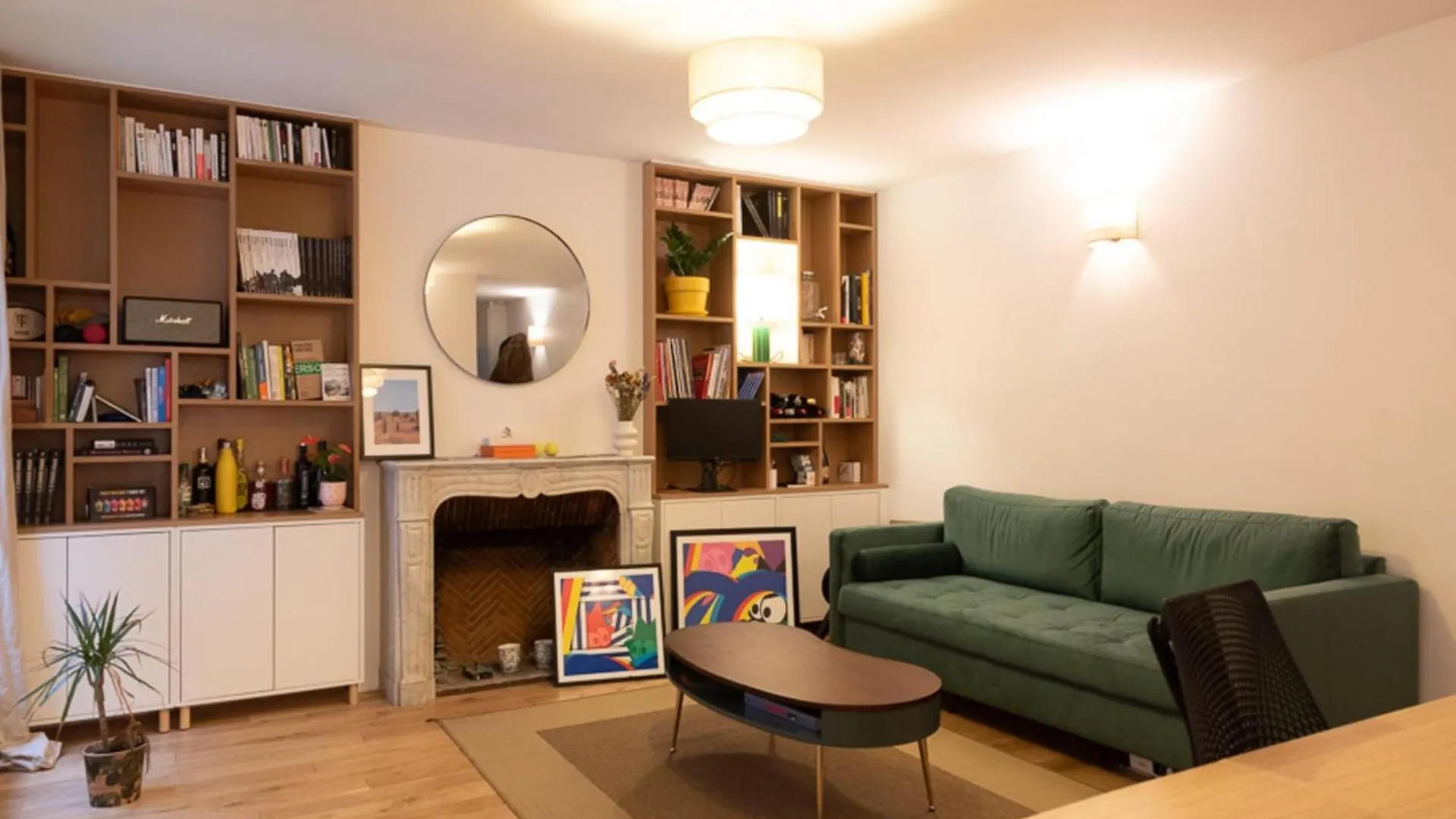 Charming Accommodation In Montmartre contacts